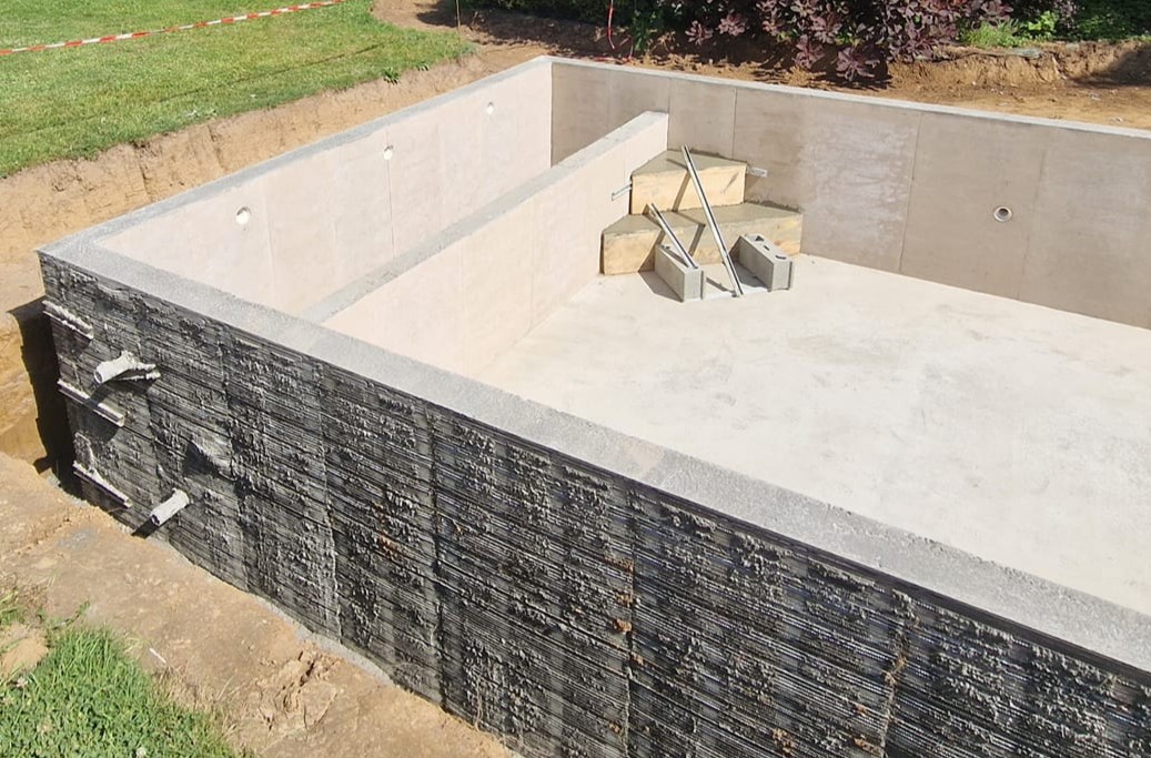 AquaRail - Rail-Guided Pool Forming System